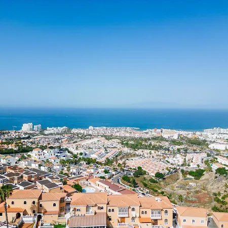 فيلة Touch The Sky In San Eugenio أذيخي