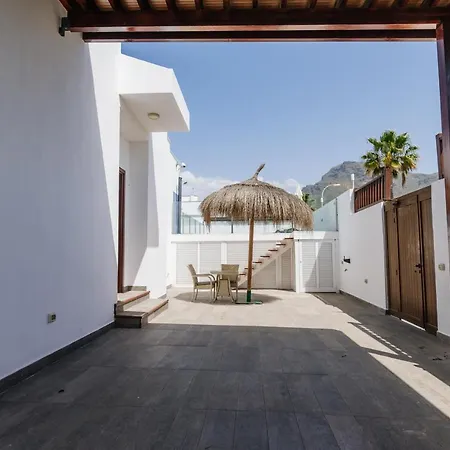 فيلة Touch The Sky In San Eugenio